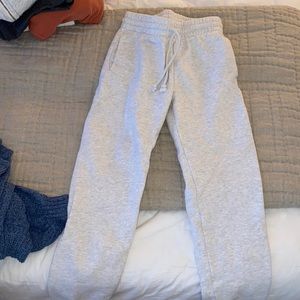 Aritzia TNA Joggers